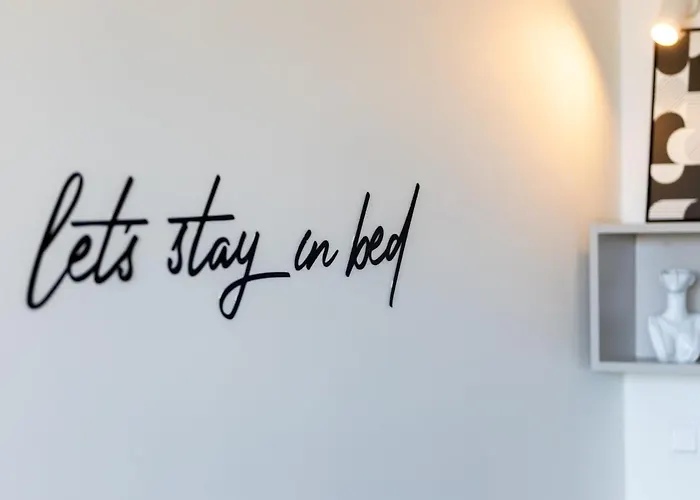 Design - Pristavna, & Parking * ברטיסלאבה